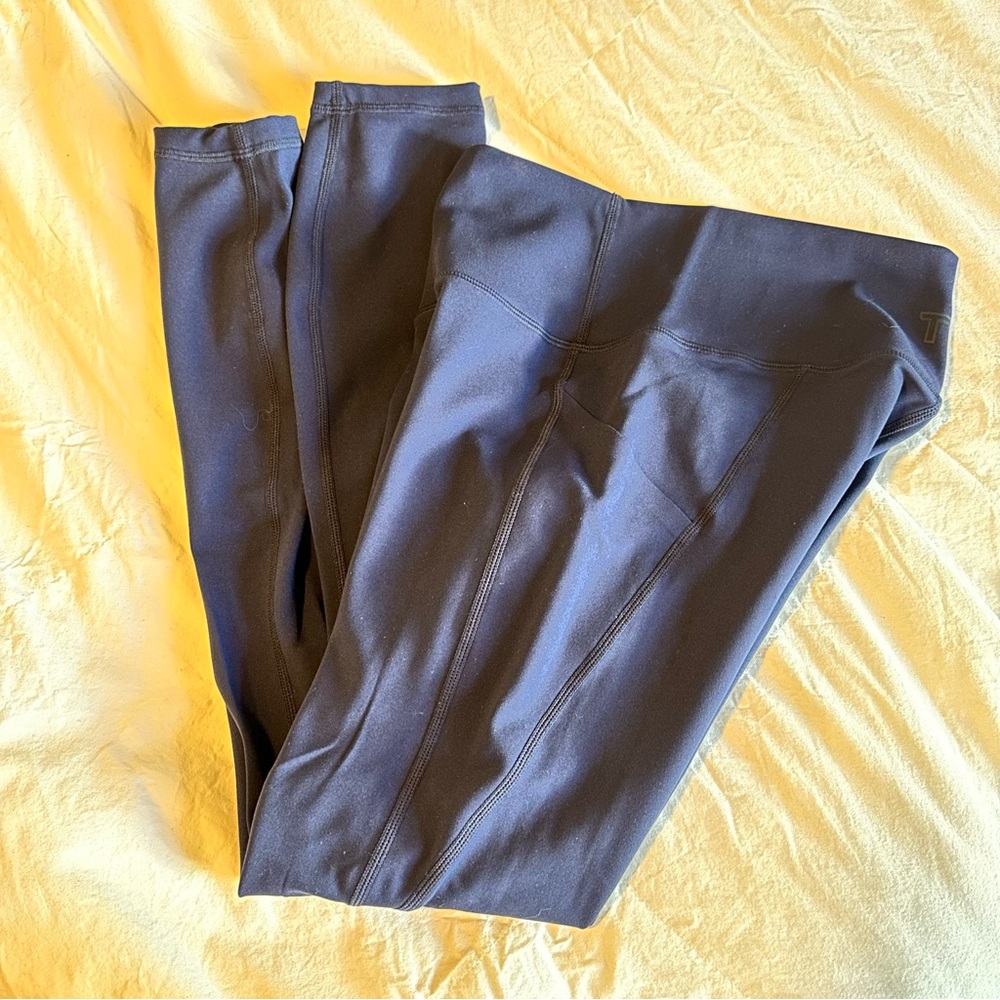 TYR Leggings - Picture 3 of 3